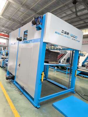 Máquina de empilhadeira automática automatiza a alimentação de papel girando e empilhando para aumentar o rendimento na produção de cartão ondulado
