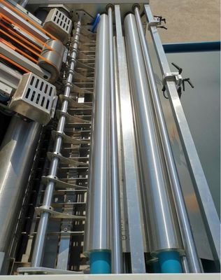 Máquina laminadora automática de flauta que fornece laminação precisa de cartão ondulado e aumento da eficiência de produção