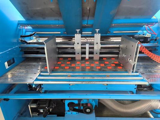 Máquina laminadora de flauta de alta velocidade com alimentação sobreposta e controle de servo
