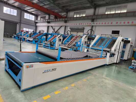 Máquina laminadora de flauta de alta velocidade que oferece opções flexíveis de alimentação de folhas e controle digital de cola para e laminagem corrugada