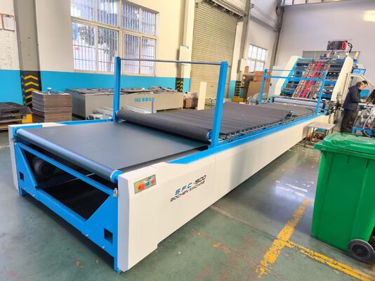 Máquina de laminação de flauta de 5 dobras de folha para folha de alta velocidade com controle servo para laminação de papel ondulado em configurações de múltiplas dobras