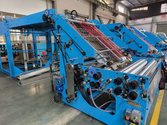 Máquina laminadora automática de flauta que fornece resultados de laminação de cartão ondulado de alta velocidade e litho laminação